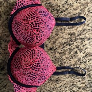 Victoria Secret Lace Bombshell Plunge 34B